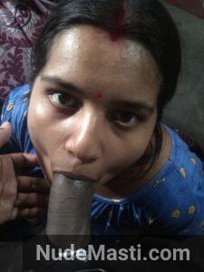 Desi village bhabhi sexy blowjob pic